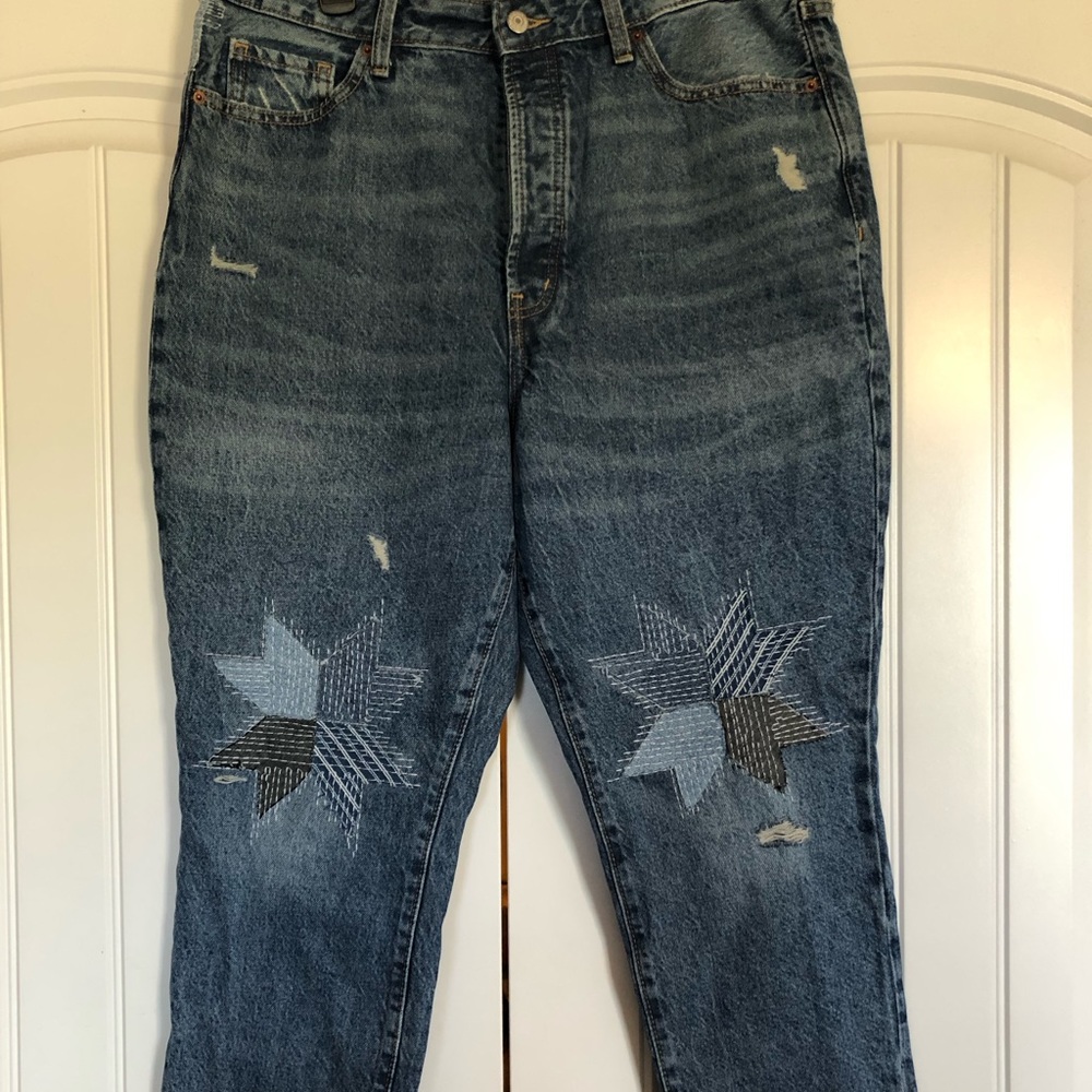 Extra high rise OG straight slim pocket jean. Size 16. Never worn.